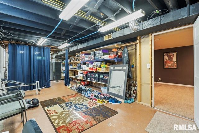 2223 W 34TH Street, Davenport, IA 52806