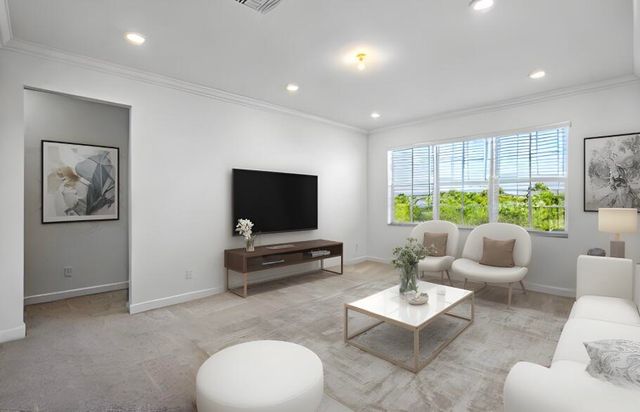 916 Hookline Circle, Loxahatchee, FL 33470