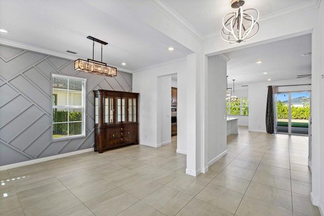 916 Hookline Circle, Loxahatchee, FL 33470