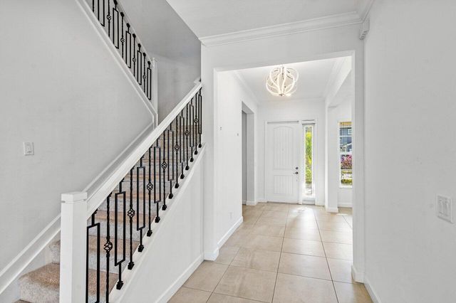 916 Hookline Circle, Loxahatchee, FL 33470