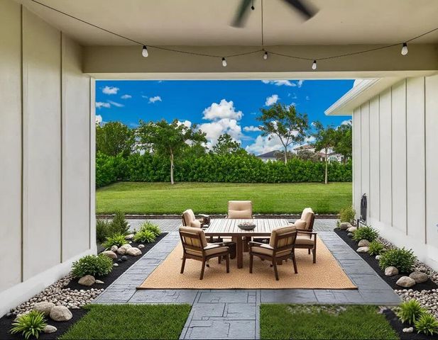 916 Hookline Circle, Loxahatchee, FL 33470