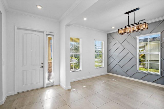 916 Hookline Circle, Loxahatchee, FL 33470