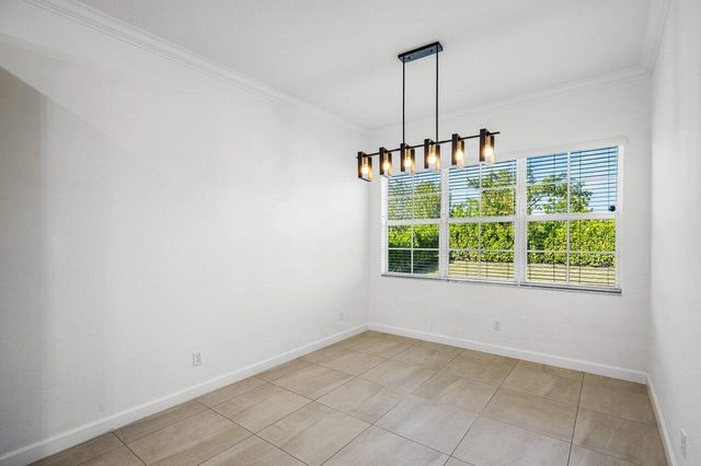 916 Hookline Circle, Loxahatchee, FL 33470