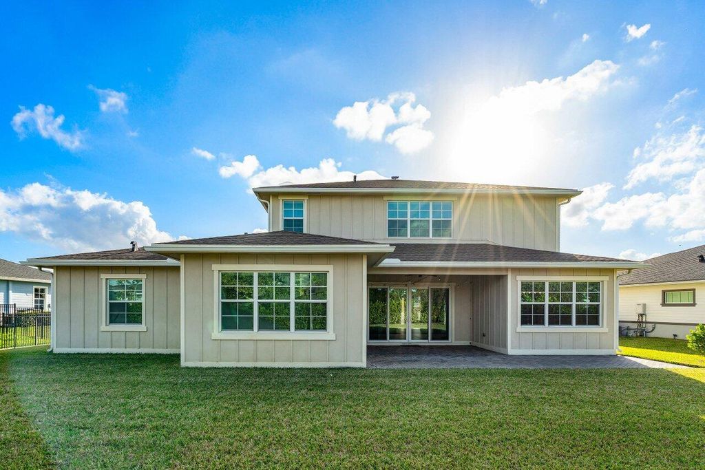 916 Hookline Circle, Loxahatchee, FL 33470