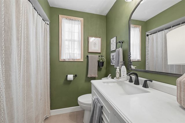 112 Kenmont Ave, Lower Burrell, PA 15068