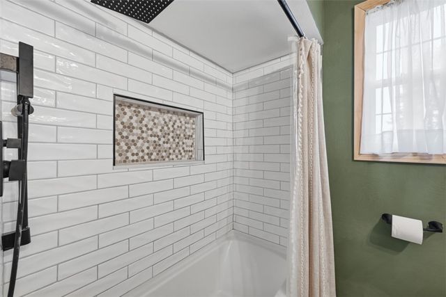 112 Kenmont Ave, Lower Burrell, PA 15068