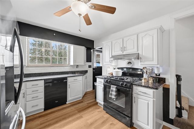 112 Kenmont Ave, Lower Burrell, PA 15068