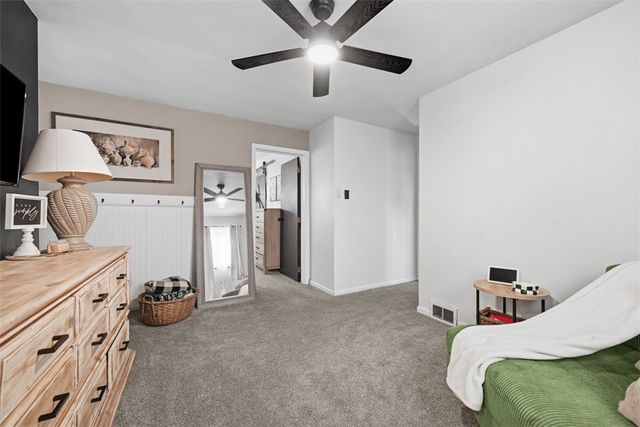 112 Kenmont Ave, Lower Burrell, PA 15068