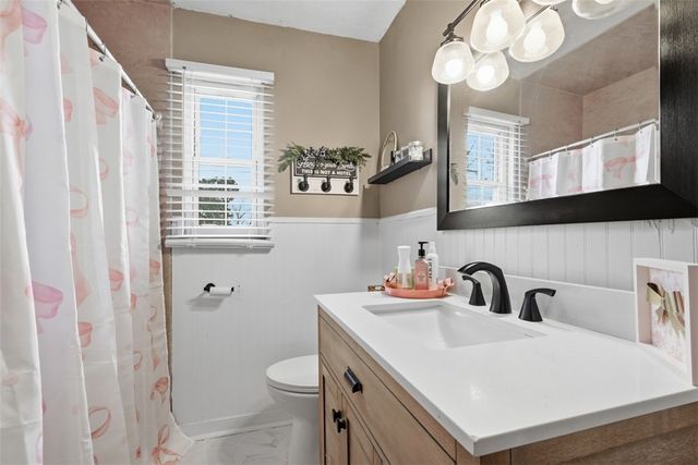 112 Kenmont Ave, Lower Burrell, PA 15068