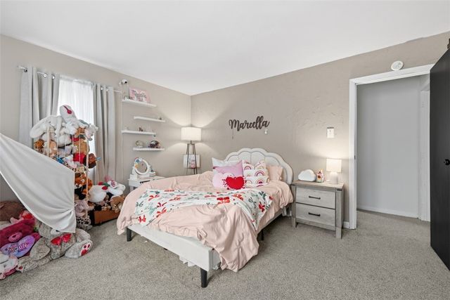 112 Kenmont Ave, Lower Burrell, PA 15068