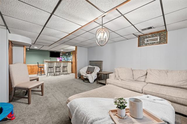 112 Kenmont Ave, Lower Burrell, PA 15068