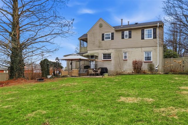 112 Kenmont Ave, Lower Burrell, PA 15068