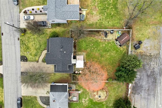 112 Kenmont Ave, Lower Burrell, PA 15068