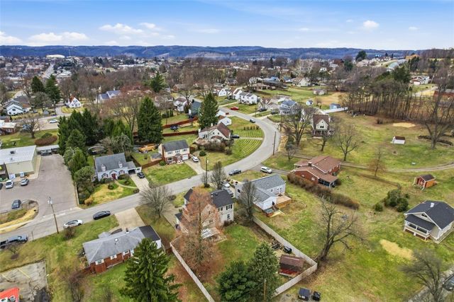 112 Kenmont Ave, Lower Burrell, PA 15068