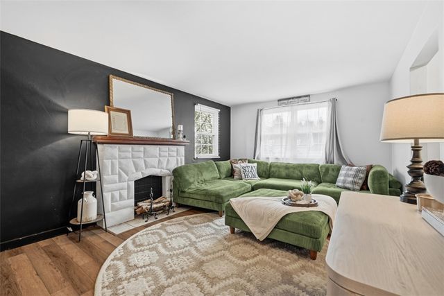 112 Kenmont Ave, Lower Burrell, PA 15068