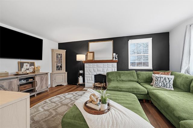 112 Kenmont Ave, Lower Burrell, PA 15068