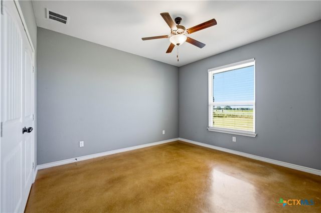 5476 County Road 427, Stockdale, TX 78160