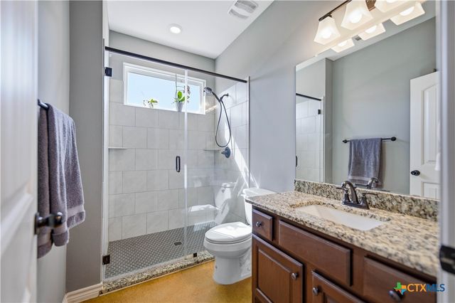 5476 County Road 427, Stockdale, TX 78160