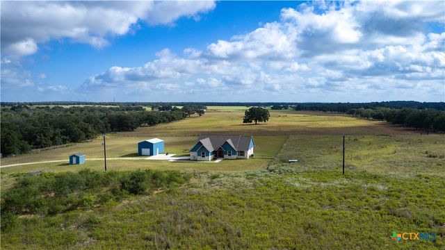 5476 County Road 427, Stockdale, TX 78160