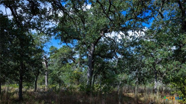 5476 County Road 427, Stockdale, TX 78160