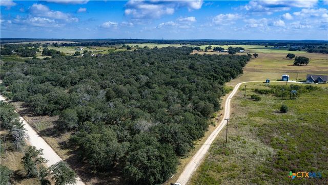 5476 County Road 427, Stockdale, TX 78160