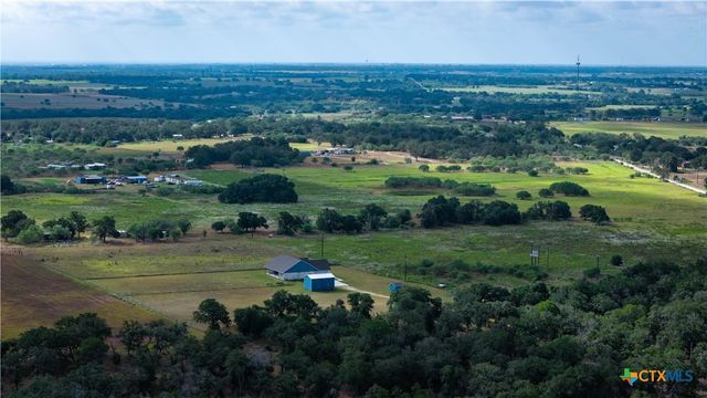 5476 County Road 427, Stockdale, TX 78160
