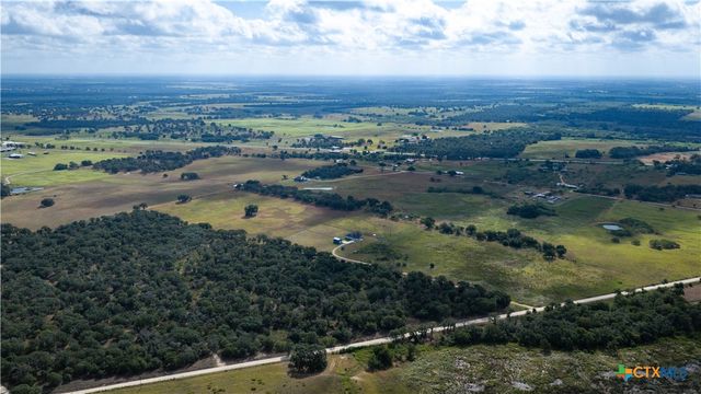 5476 County Road 427, Stockdale, TX 78160