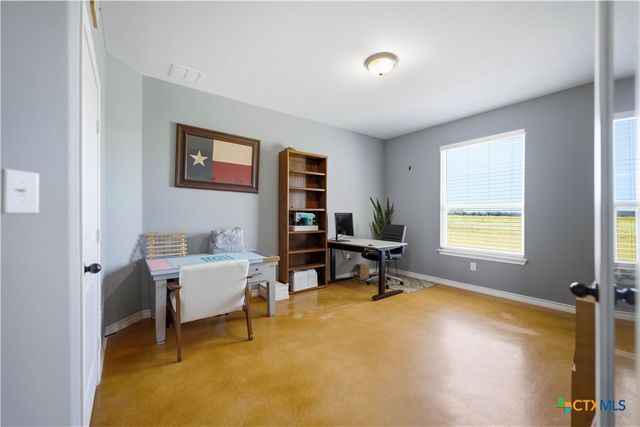 5476 County Road 427, Stockdale, TX 78160