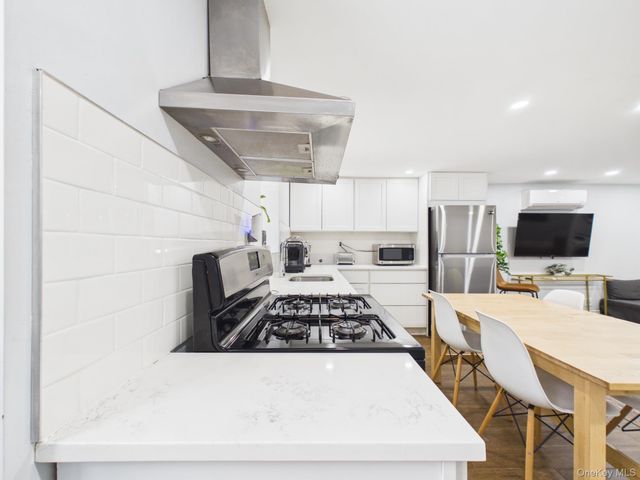 3 Jardine Place, Brooklyn, NY 11233