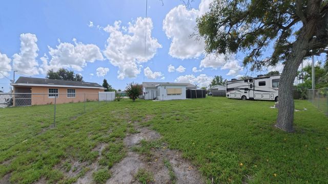 372 NW Airoso Boulevard, Port St. Lucie, Port St Lucie, FL 34983