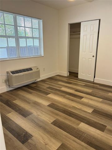 571 NE 67th 3, Miami, FL 33138