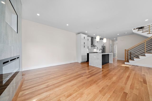 11 Jasset St 11, Newton, MA 02458