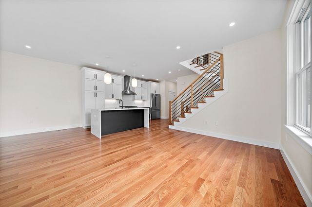 11 Jasset St 11, Newton, MA 02458