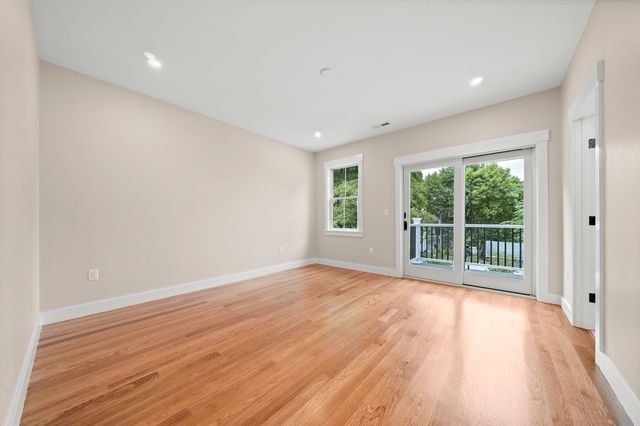 11 Jasset St 11, Newton, MA 02458