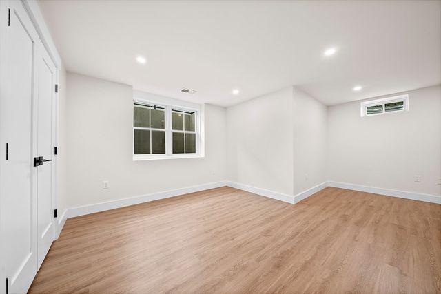 11 Jasset St 11, Newton, MA 02458