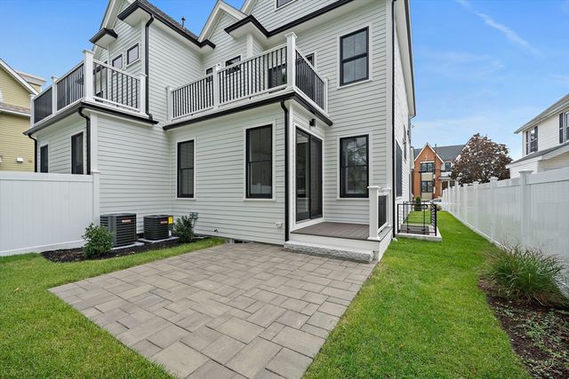 11 Jasset St 11, Newton, MA 02458