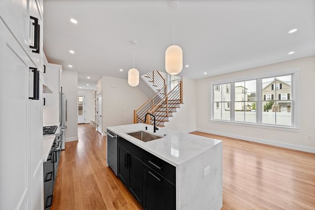 11 Jasset St 11, Newton, MA 02458