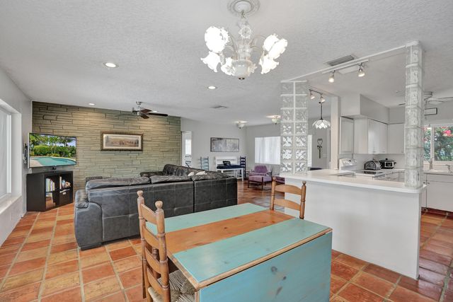 3560 Lloyd Drive, Oakland Park, FL 33309