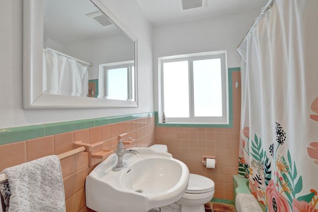 3560 Lloyd Drive, Oakland Park, FL 33309
