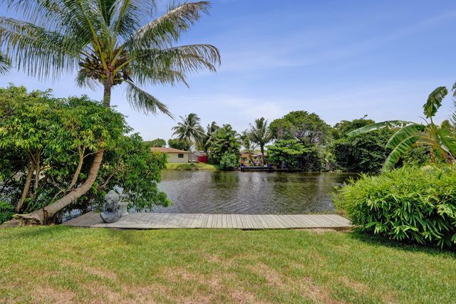 3560 Lloyd Drive, Oakland Park, FL 33309