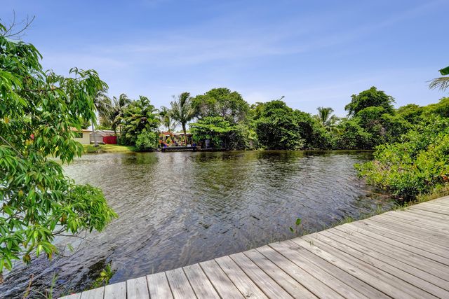 3560 Lloyd Drive, Oakland Park, FL 33309