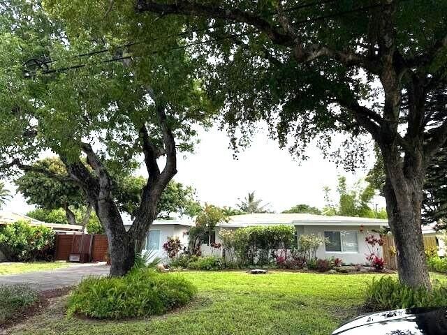 3560 Lloyd Drive, Oakland Park, FL 33309