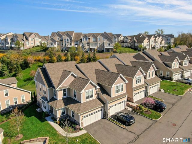 82 Winding Ridge Way 82, Danbury, CT 06810