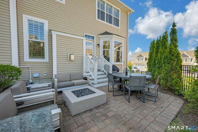 82 Winding Ridge Way 82, Danbury, CT 06810