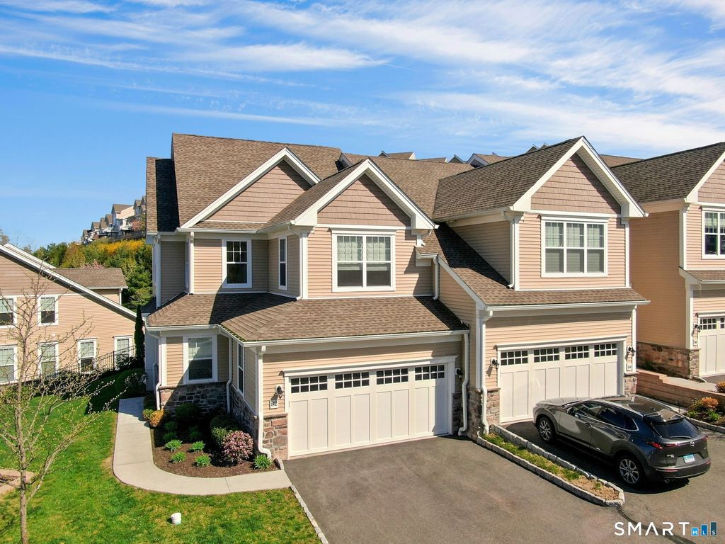 82 Winding Ridge Way 82, Danbury, CT 06810
