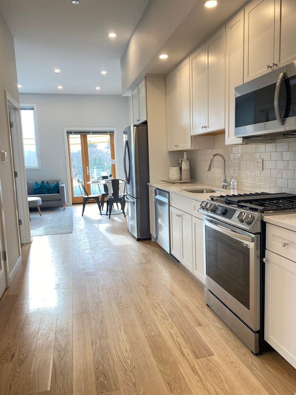 385 Pleasant St 5, Watertown, MA 02472
