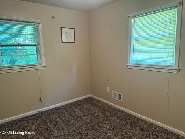 5301 Adkins Rd, Louisville, KY 40219