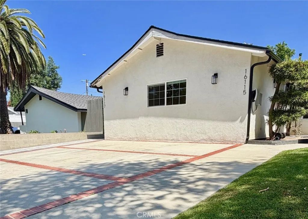 16117 Harvest Street, Granada Hills, CA 91344