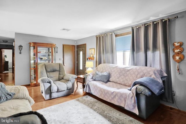 620 GOUGLERSVILLE RD, Reading, PA 19608