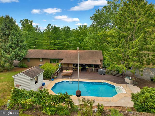 620 GOUGLERSVILLE RD, Reading, PA 19608